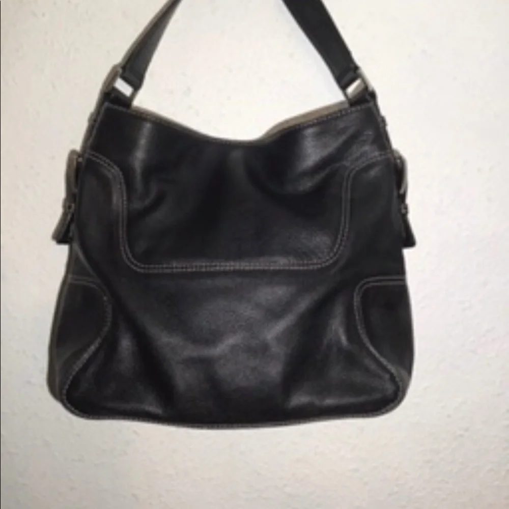 Michael kors black leather shoulder bag
